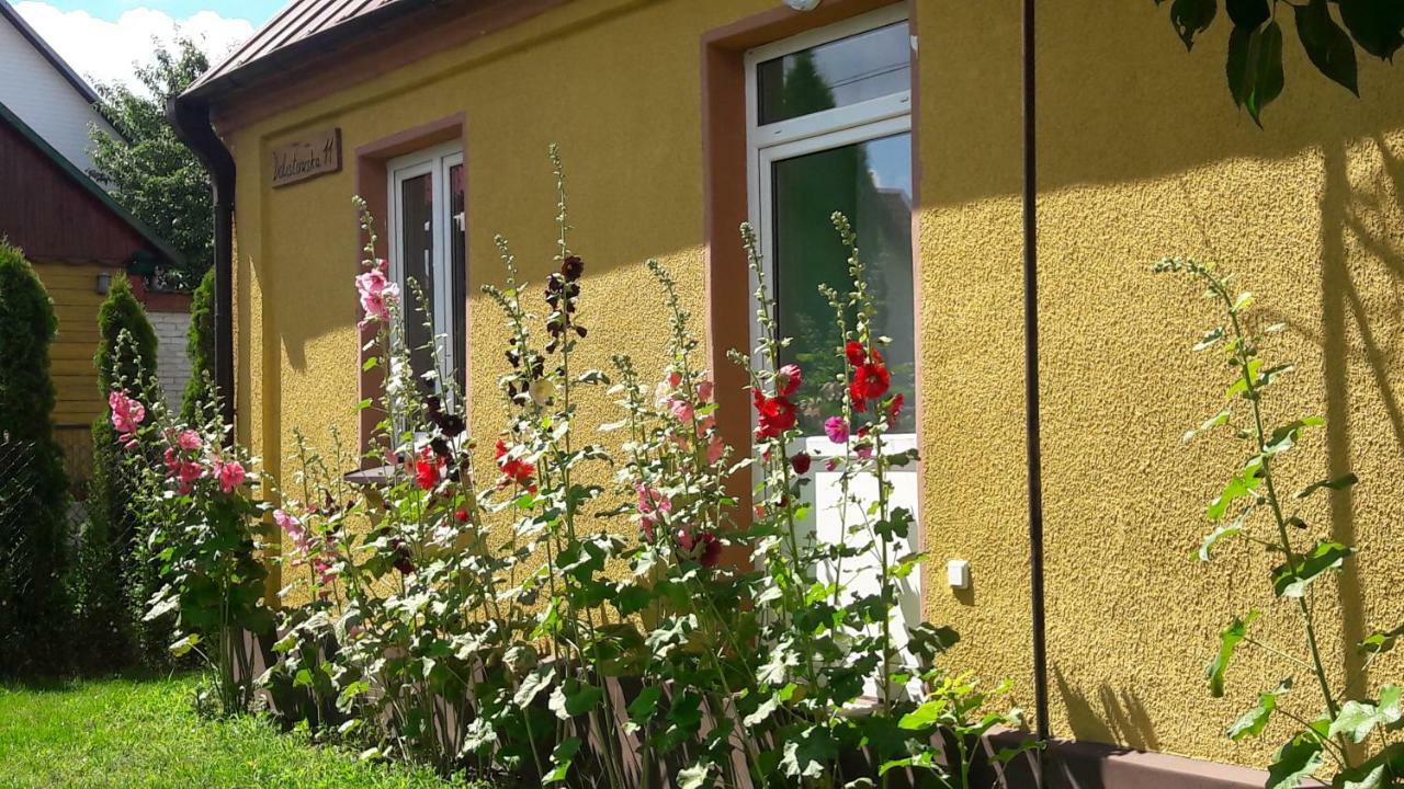 Dolistowka: Apartamenty z Jacuzzi, Ogrodem i Placem Zabaw Goniadz Exterior photo